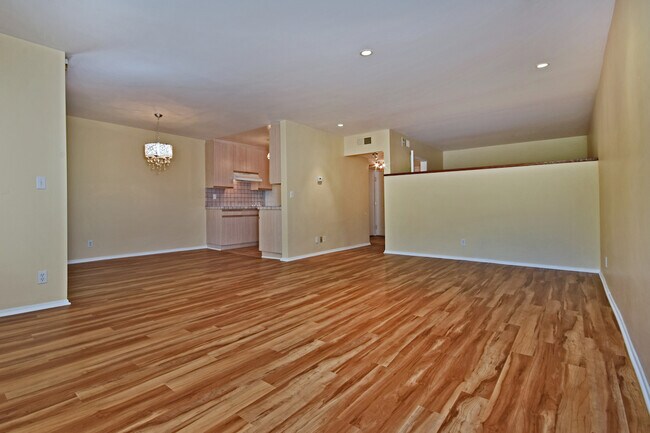 Building Photo - Luxurious 1+bdr, 1bath condo in prime Sher...
