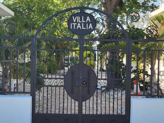 Building Photo - 1735 Calais Dr