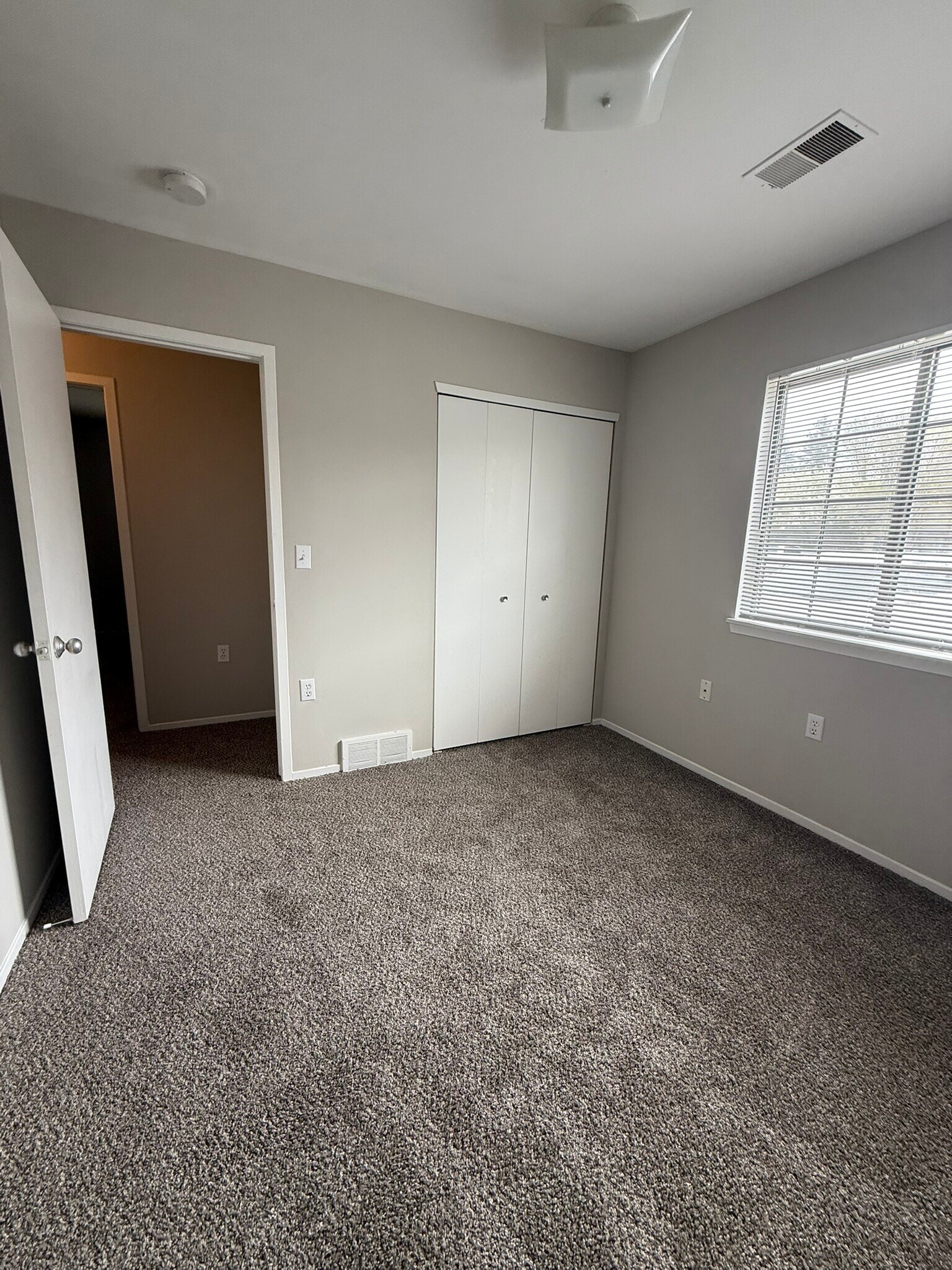 Building Photo - 1256 Oxford Manor Ct