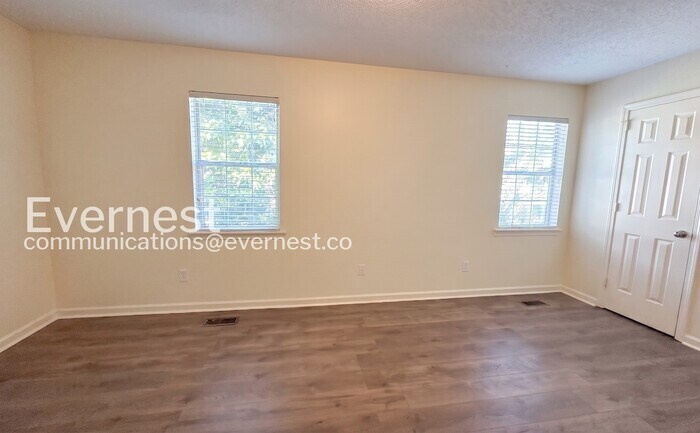 Building Photo - 1592 King James Dr