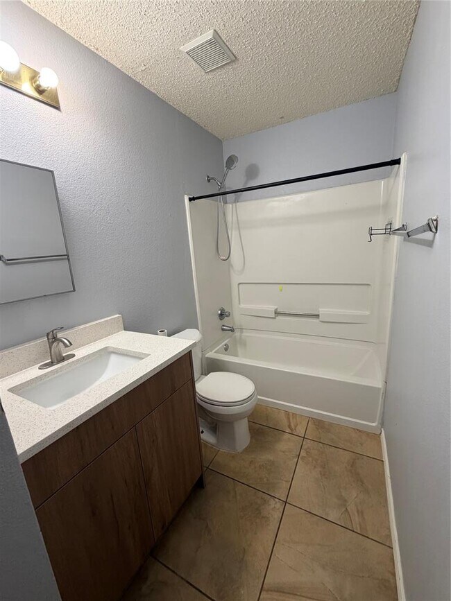 Building Photo - 3207 Settlement Dr