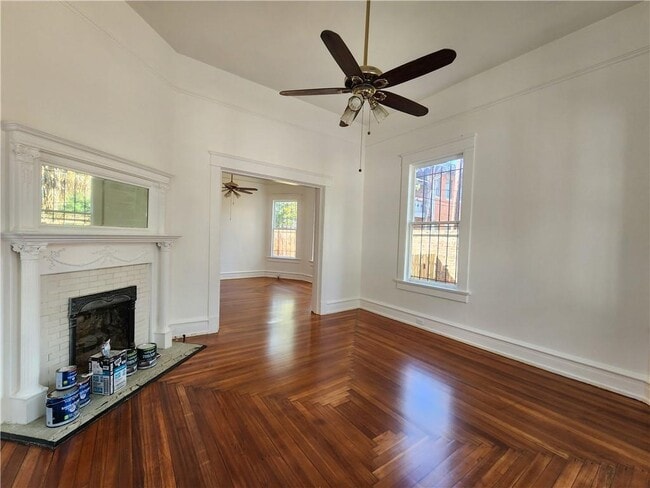 Building Photo - 106 S Bayou St