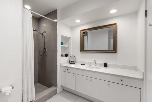 Building Photo - 46642 Arapahoe Cir