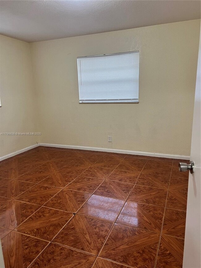 Building Photo - 420 NE 44th St