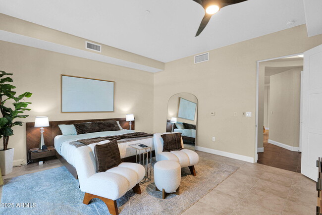 Building Photo - 8 Biltmore Estates Dr