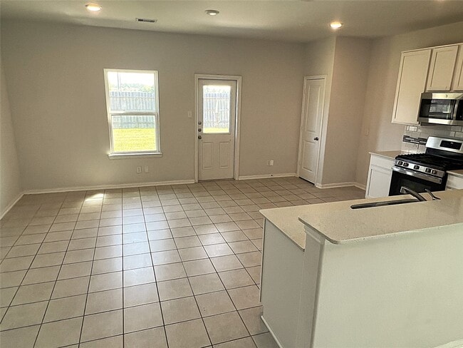 Building Photo - 14302 Beach Pine Trail