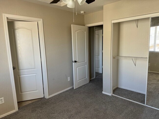 Building Photo - Beautiful Home for Rent in Tolleson!