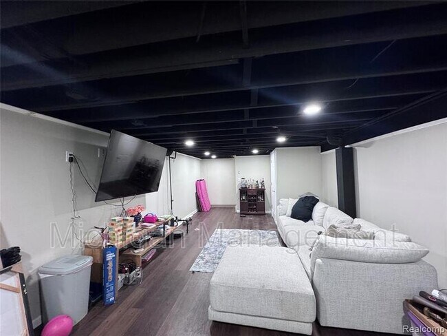 Building Photo - 5203 Forestdale Ct