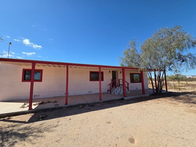 Building Photo - Queen Creek 3 bed / 2 bath on just under 5 Acres with private well! No HOA!
