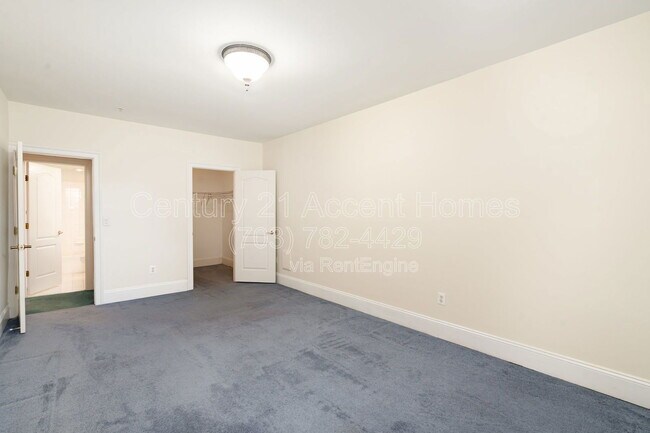 Building Photo - 8401 Tysons Trace Ct