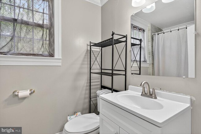 Building Photo - 9824 Old Fort Rd