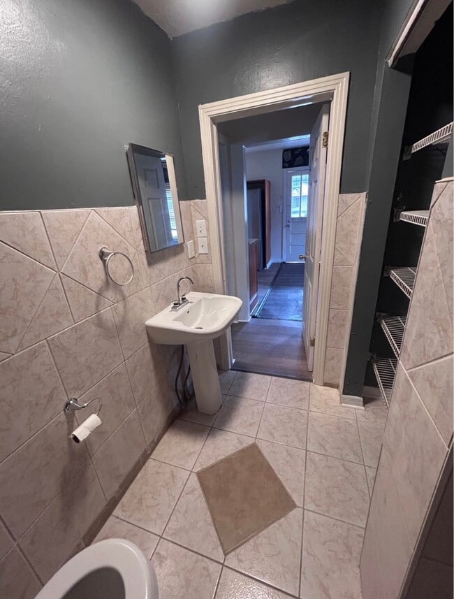 Building Photo - 5731 Mitchell Ct