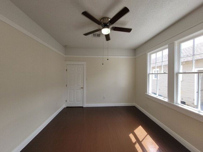 Building Photo - 4702 Euphrosine St