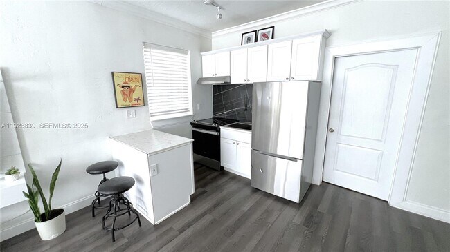 Building Photo - 1115 Euclid Ave