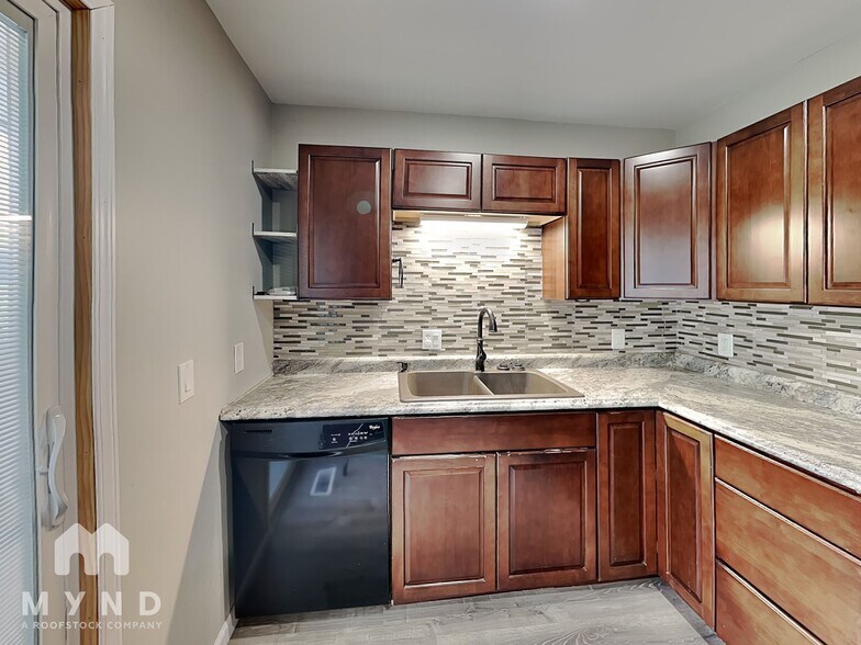 Building Photo - 149 Troy Rd