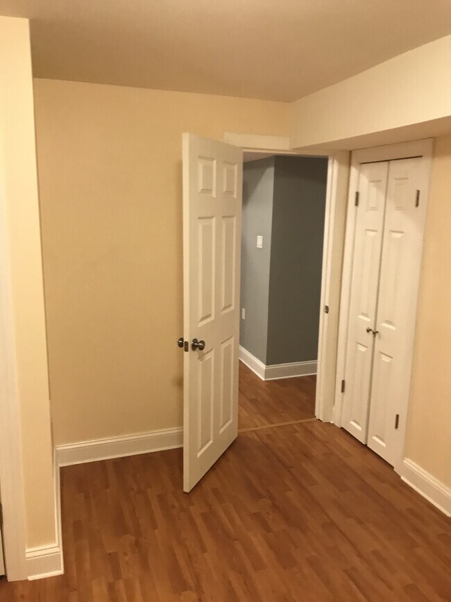 downstairs bedroom - 2527 Vivaldi Ln