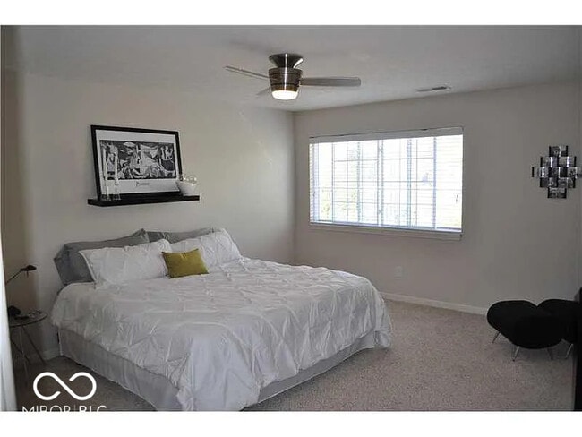 Building Photo - 8382 Enclave Blvd