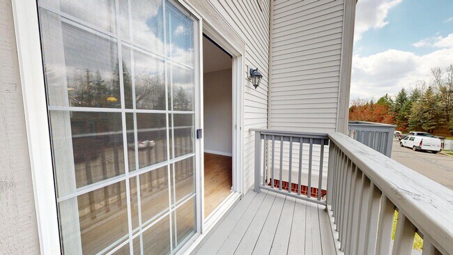 Building Photo - 3073 Promenade Cir