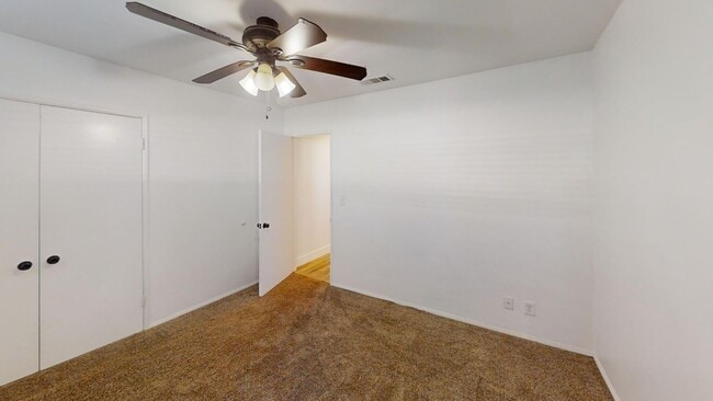Building Photo - Charming Redlands Home