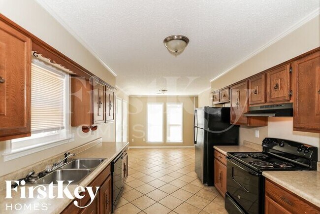 Building Photo - 6390 Star Valley Dr