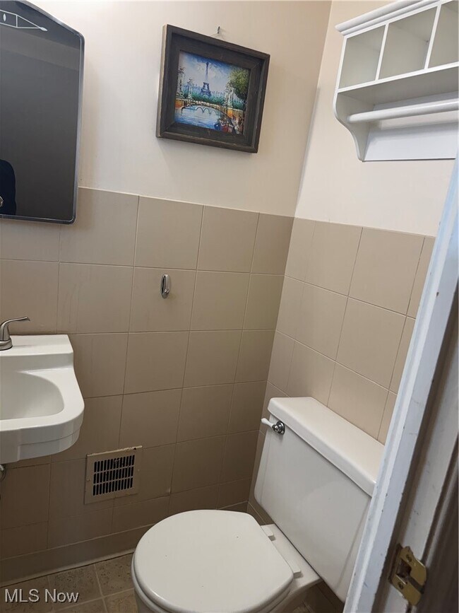 Building Photo - 4345 Baintree Rd