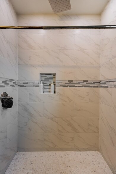 Building Photo - 1817 Rebecca Ln