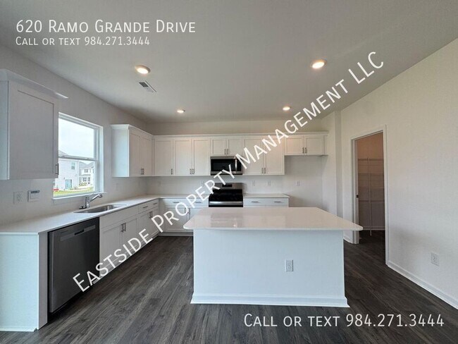 Building Photo - 620 Ramo Grande Dr