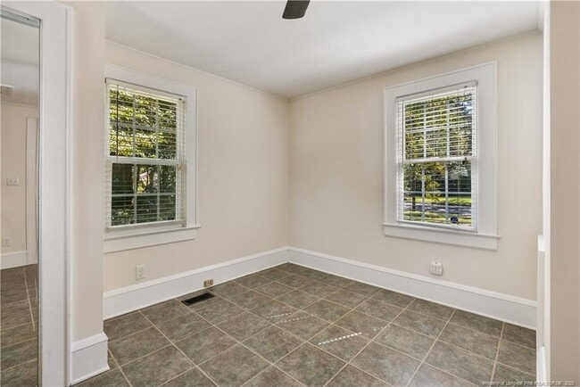 Building Photo - 717 Peden St