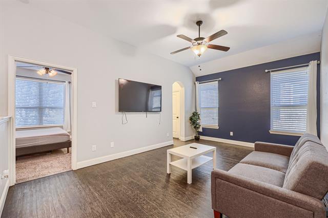 Building Photo - 5035 Venecia Way