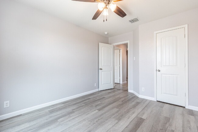 Building Photo - 6414 Dynamic Sound