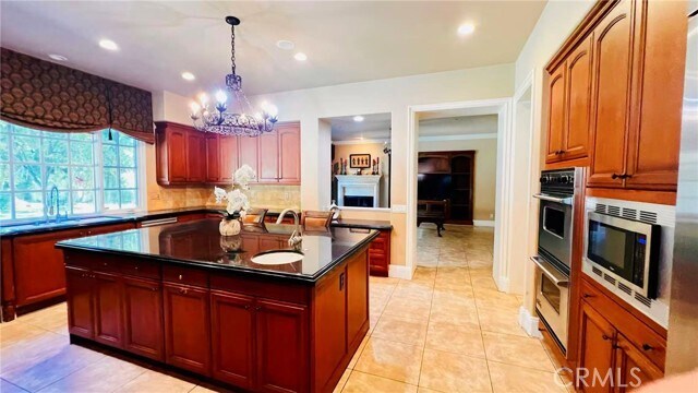 Building Photo - 719 Carriage House Dr