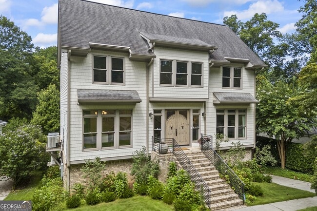 Building Photo - 1742 Helen Dr NE