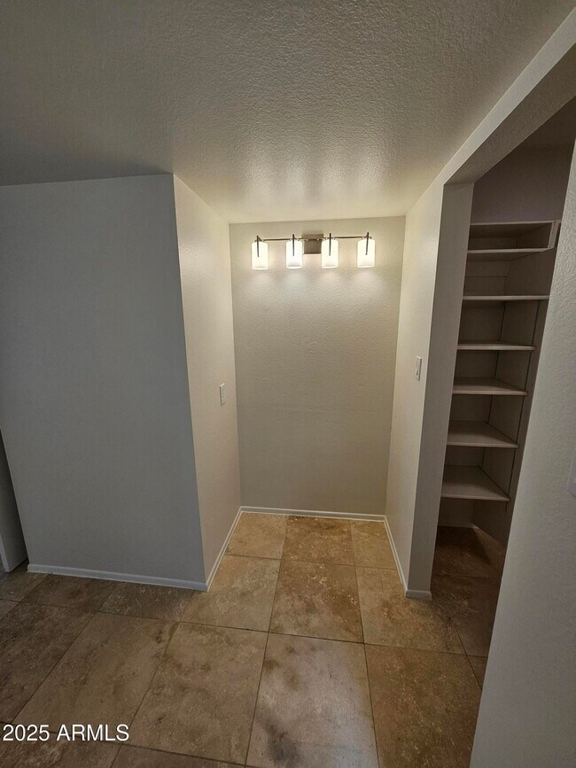 Building Photo - 2262 S Las Flores