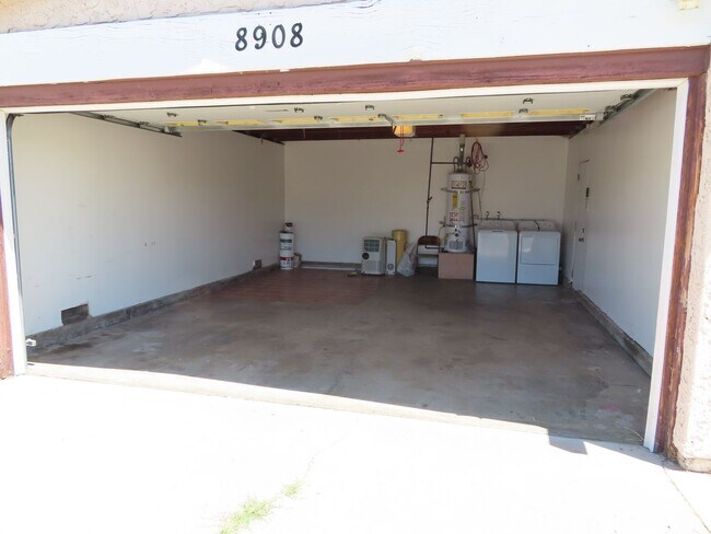Building Photo - Four bedroom house in Mira Mesa