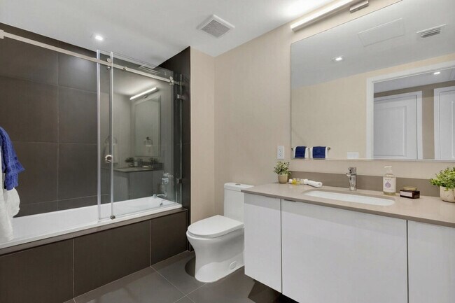 Building Photo - 90 NE 17th St