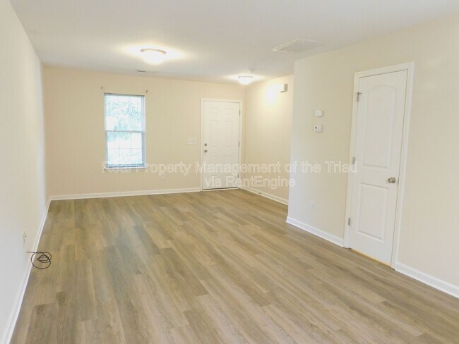 Building Photo - 1475 Worchester St