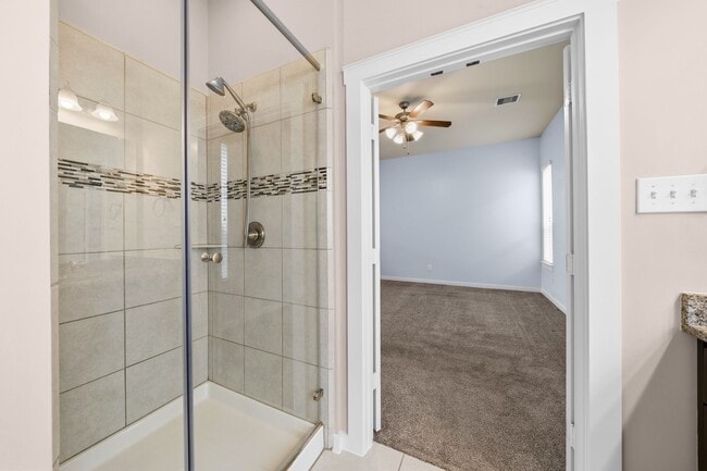 Building Photo - 17019 Seminole Ridge Dr