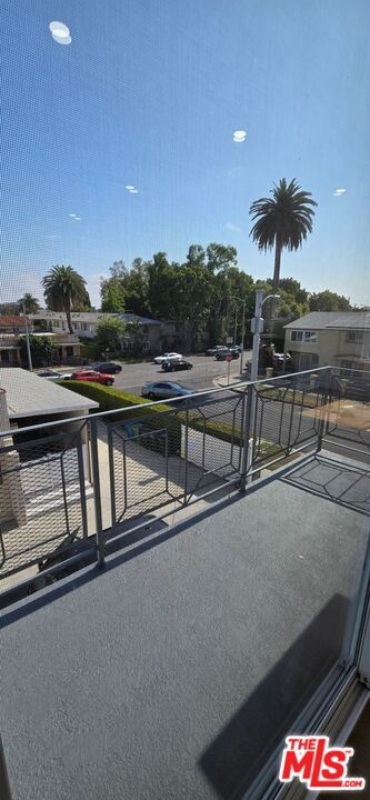 Building Photo - 1308 N Poinsettia Pl