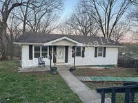 Building Photo - Nice 3 bedroom home available in Ozark!