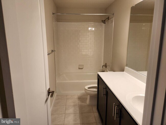 Building Photo - 821 Bayberry Ct