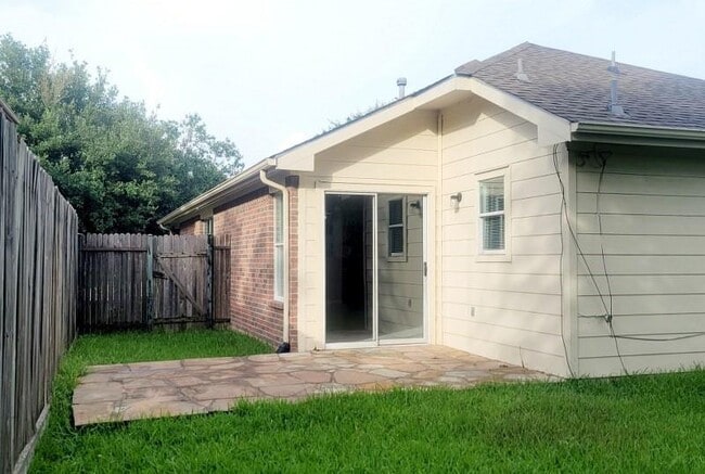 Building Photo - 6843 Lower Arrow Dr