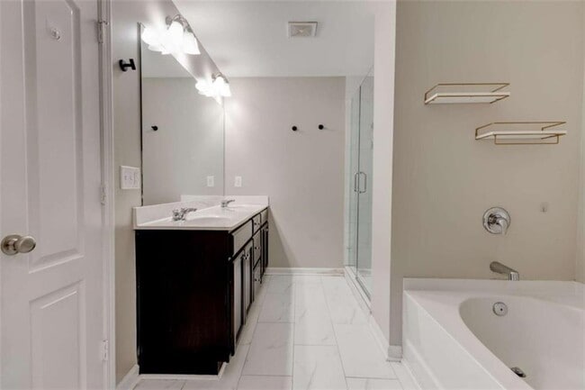 Building Photo - 7601 Summer Berry Ln