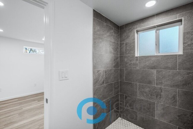 Building Photo - 2527 Tuberose St