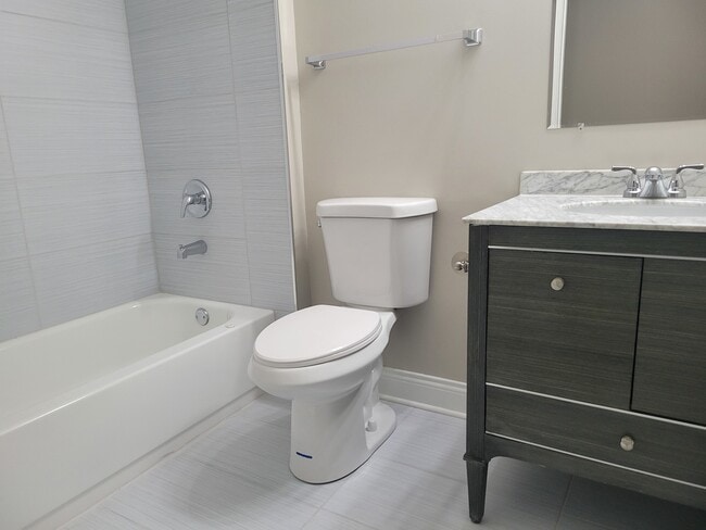 Building Photo - 817 S Kedzie Ave