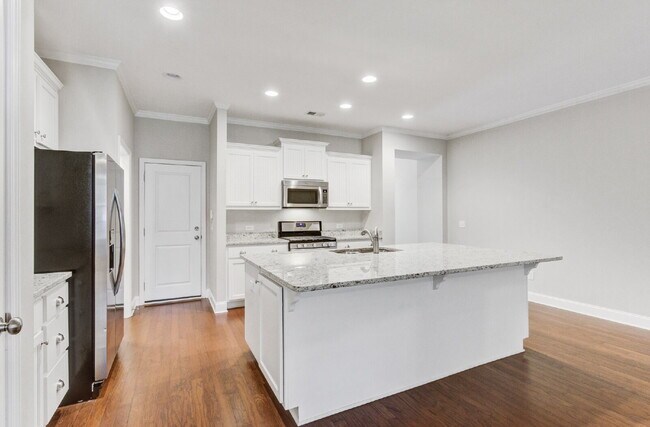 Building Photo - 2005 Kings Gate Ln