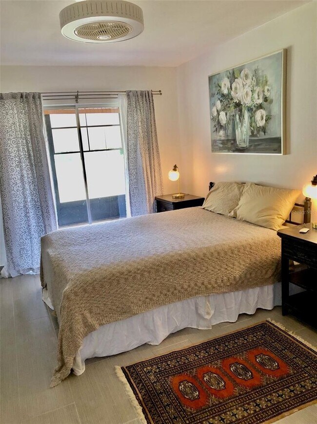 Building Photo - Furnished Annual - Close to Venice Beach!