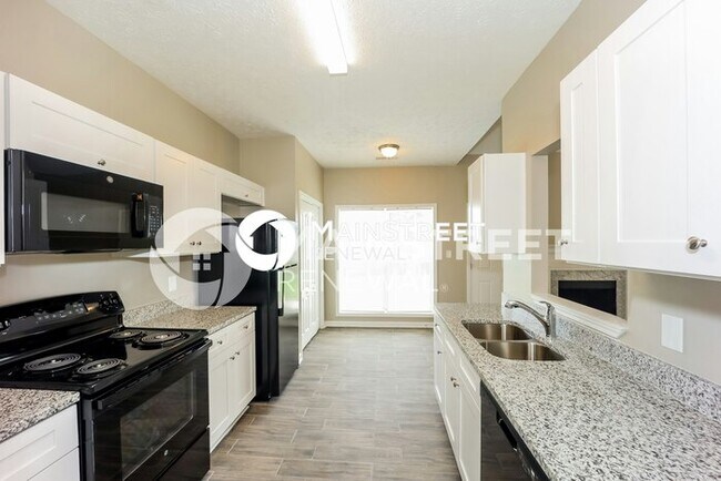 Building Photo - 3 Bedroom Pet-Friendly Home in Rex, GA wit...