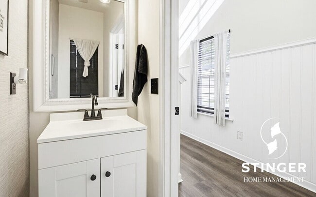 Building Photo - 100 Patriot Ct