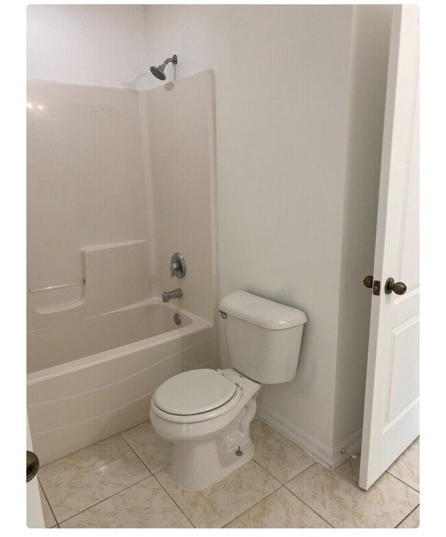 Building Photo - 2813 3rd St SW