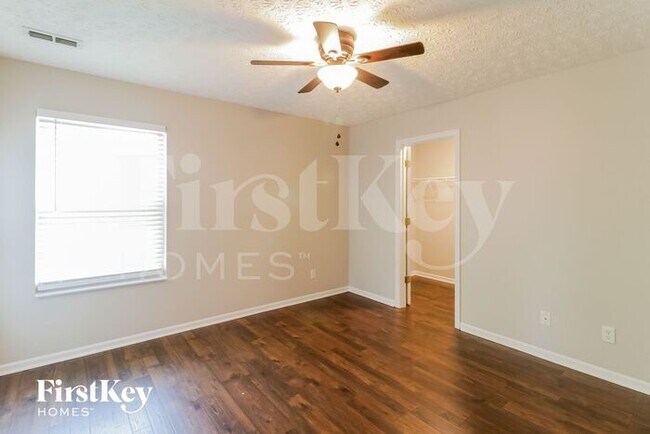 Building Photo - 2 Pebblestone Ct